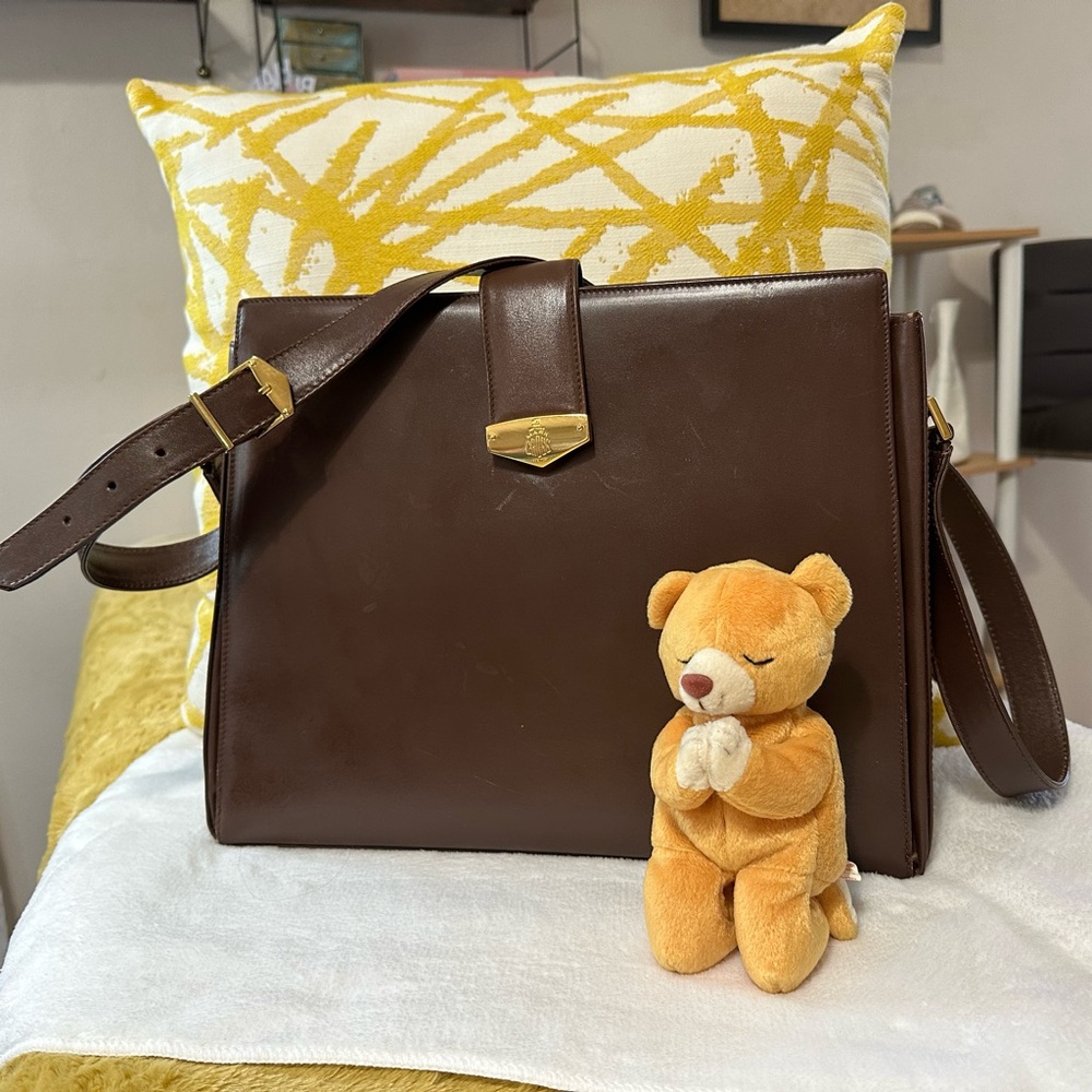 Elegant Brown Leather Men's Bag